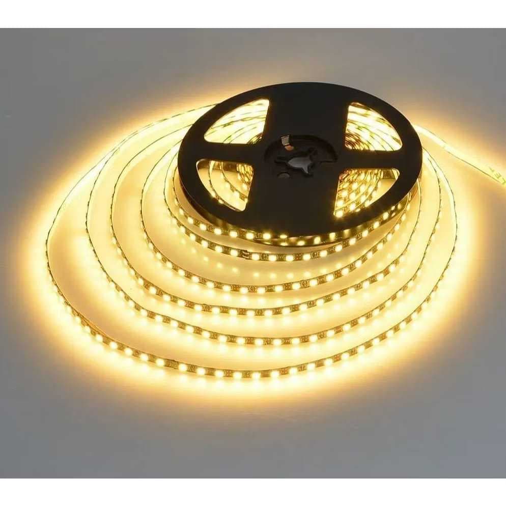 Fita LED 3528  Branco Quente – Iluminação Potente e Econômica para Ambientes Internos e Externos