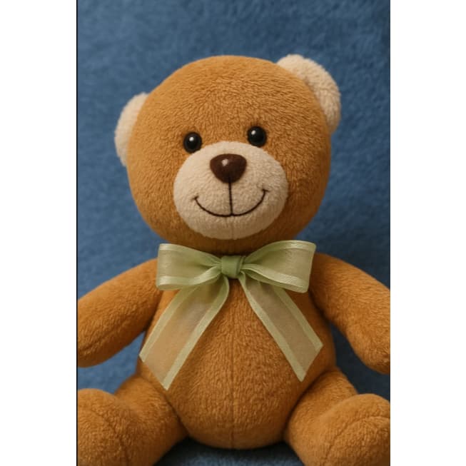 Ursinho de pelúcia Caramelo com Laço Verde 20cm – romântico fofo presente namorada