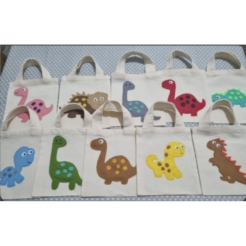 10 sacolinhas dinossauros em algodão cru/ Sacolinha dinossauros lembrancinha/Sacolinha surpresa