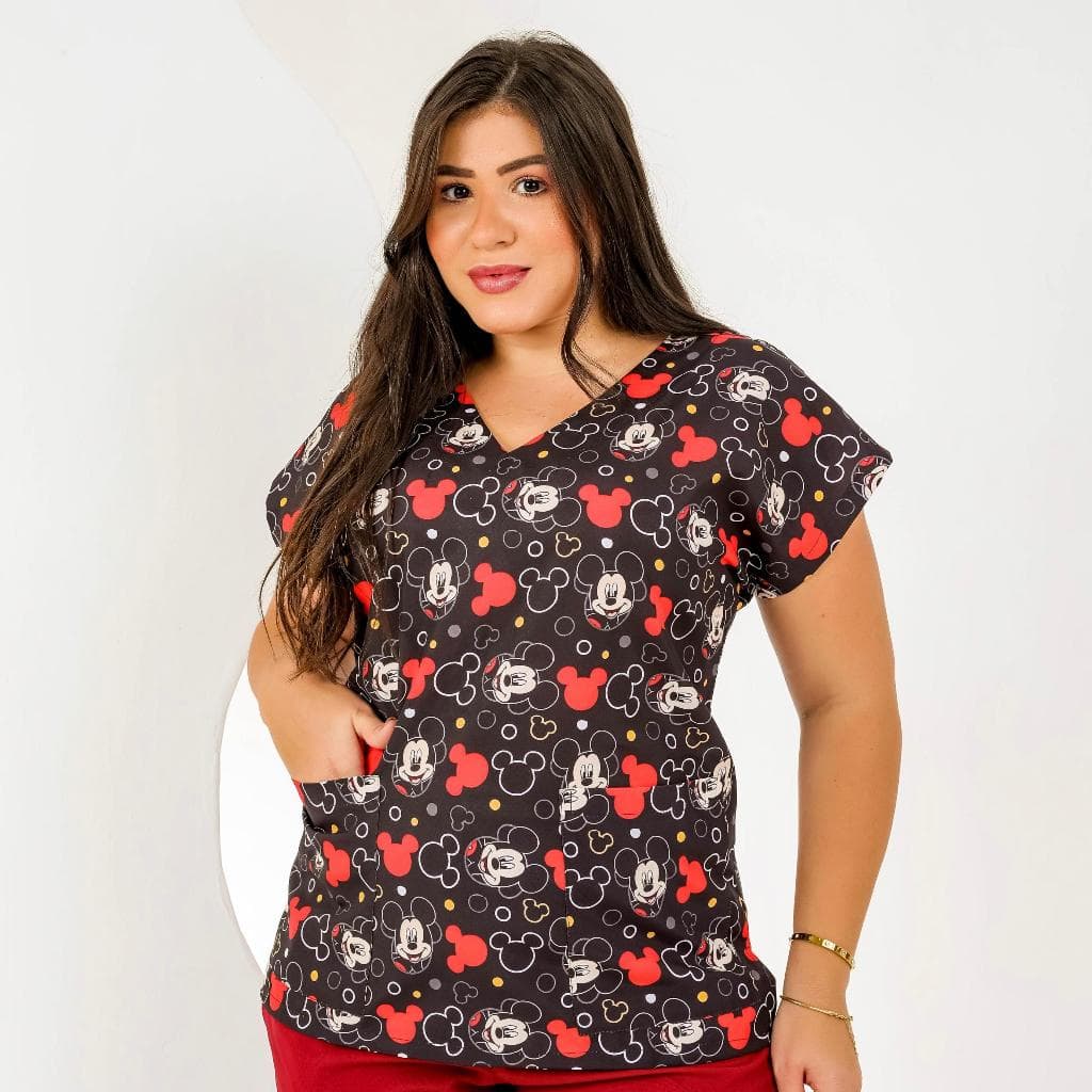 Conjunto cirúrgico feminino Scrub profissional.