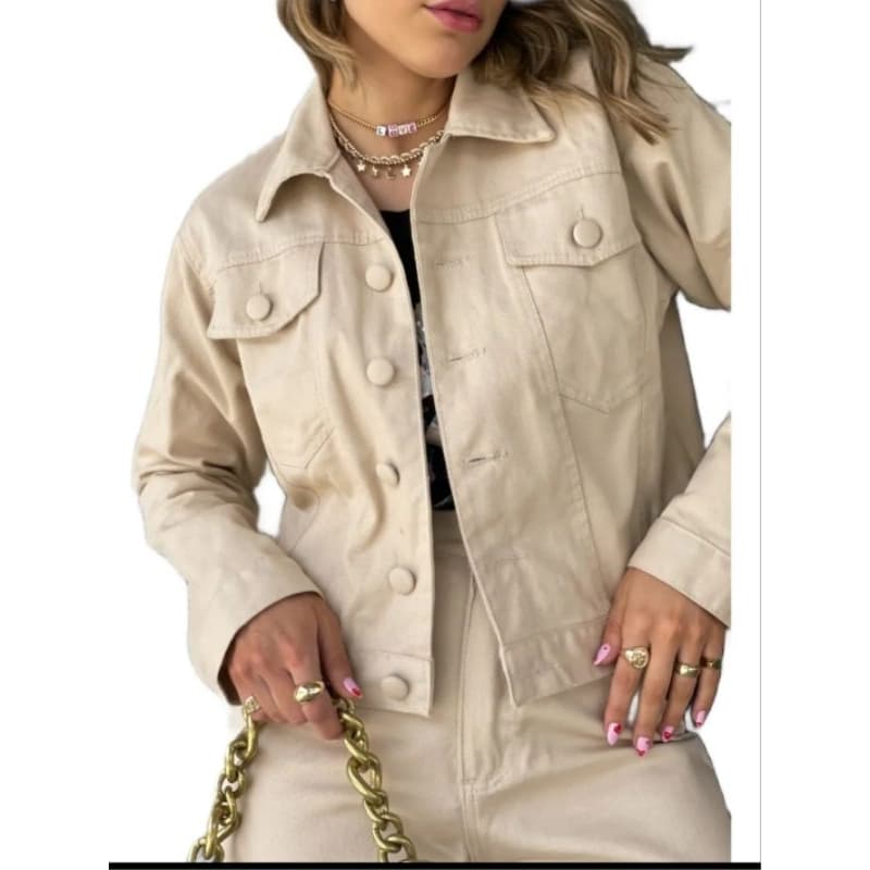 Jaqueta Jeans Elegance: Feminina com Botão Encapado