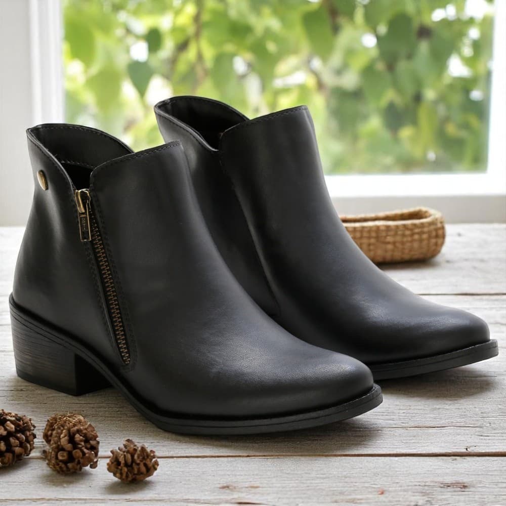Bota Feminina Montaria Cano Curto Confortável Zíper E Metal
