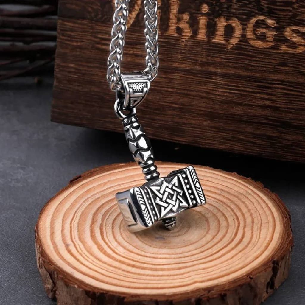 Colar Masculino Viking Pingente Martelo Thor Aço Inoxidável - Cordão Prata Escudo Nórdico Proteção