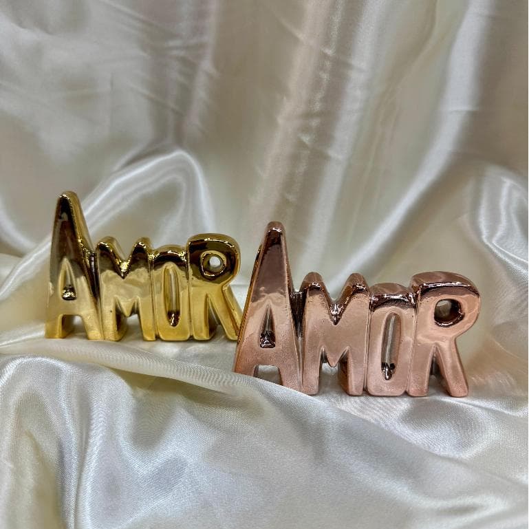 Enfeite "Amor" Decorativo de Porcelana ( TAM. P )