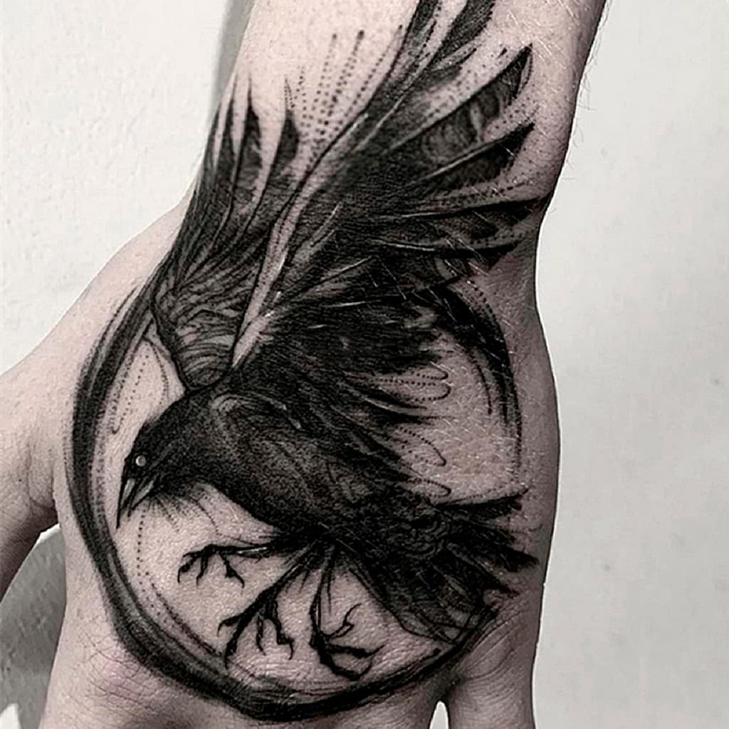 Tatuagem Temporária Adesiva de Mão Corvo Jogos Vorazes 13x9cm - Desenhos em Alta Qualidade