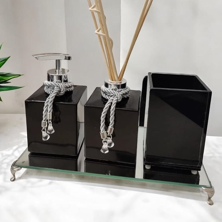 Kit Lavabo Preto Aromatizador de Ambiente Saboneteira Com Bandeja Pezinho