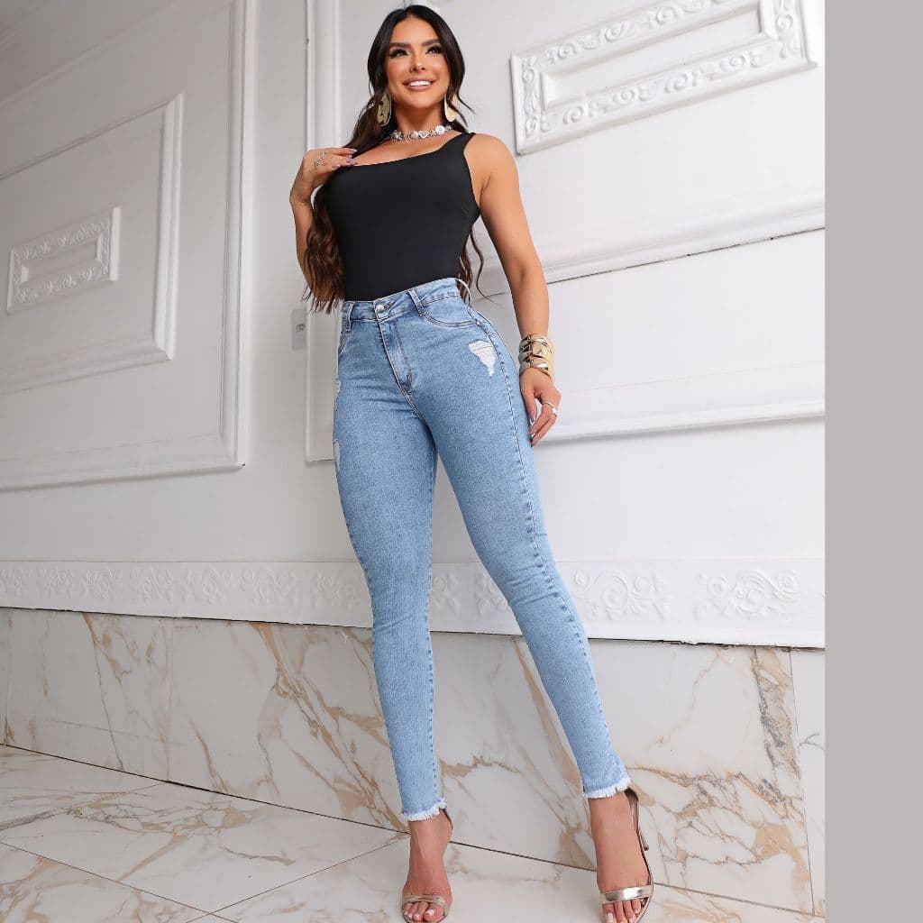 Calça Jeans Cintura Alta com Bojo que Aumenta o Bumbum, Lavagem Marmorizada Destroyed