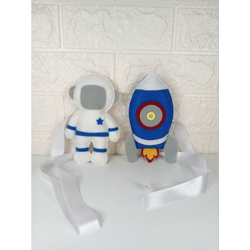 Prendedor de Cortina Astronauta, Foguete