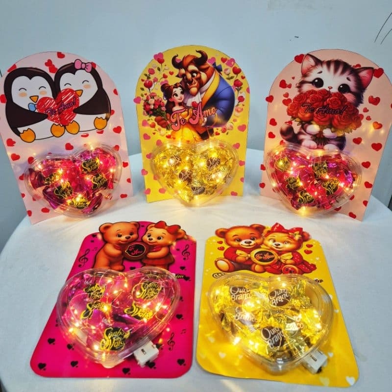 Cartão presente  com 5 bombons. Uma fofa e ótima opção para presentear quem você ama! ótima opção para dia nos namorados