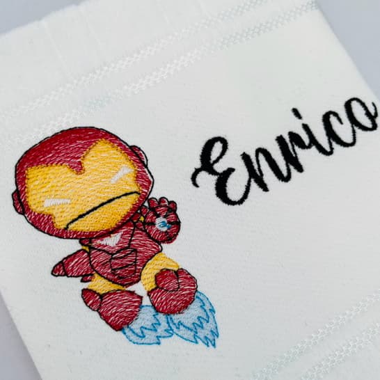 Toalha Personalizada com Super Heroi Homem de Ferro com Nome Bordada