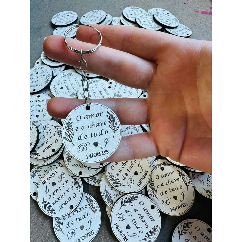 Chaveiro lembrancinha Noivado Casamento O amor é a chave de tudo PERSONALIZADO com iniciais do casal
