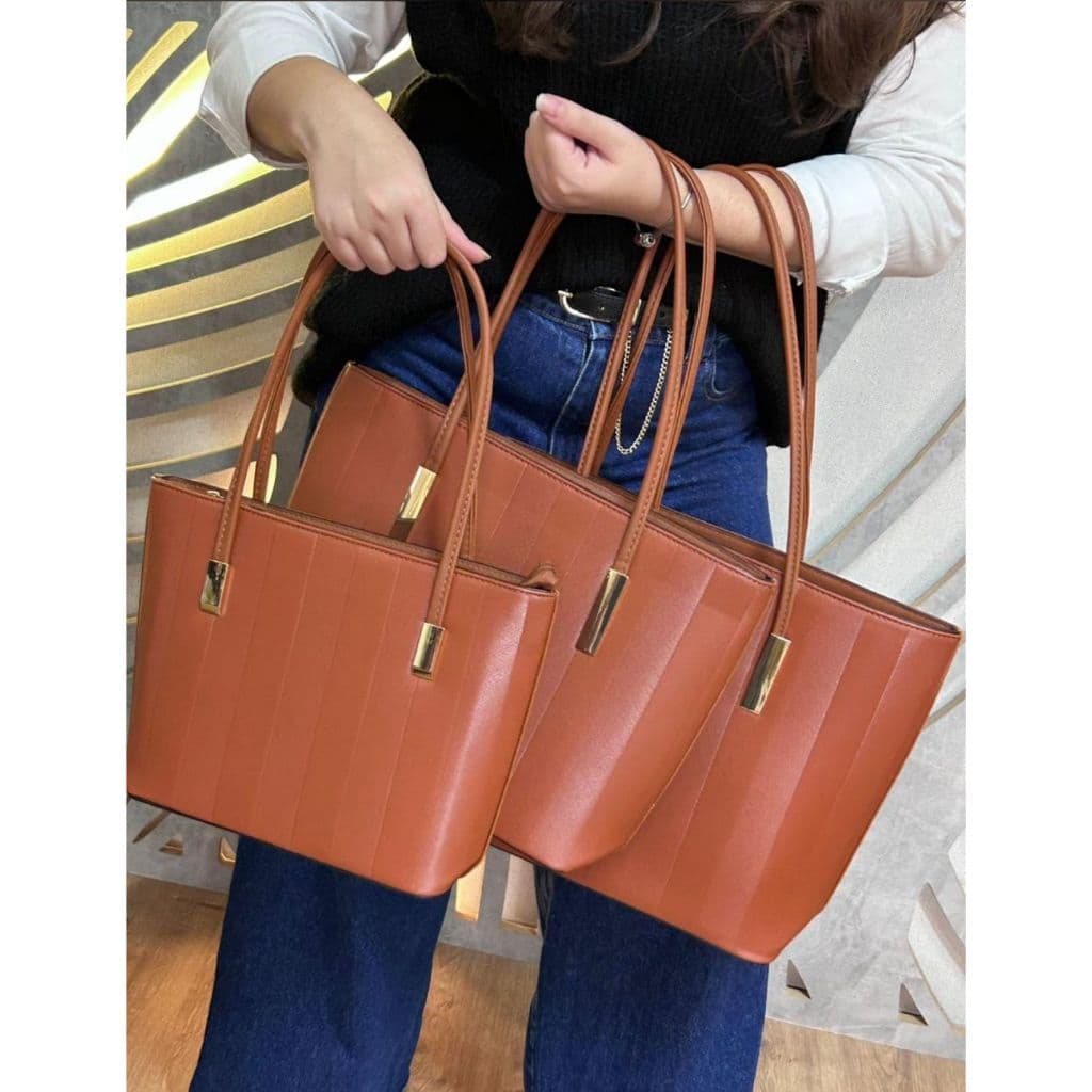 Conjunto 03 Bolsas Bella Paulla Elegante Alça de Ombro e Transversal Couro Detalhes Dourados Listrada