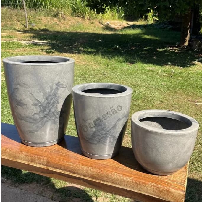 Kit com 3 Vasos Marmorizados em Polietileno + Pratos | Design Moderno e 6 Cores Disponíveis