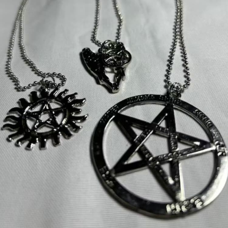 Colares Sortidos Série Supernatural