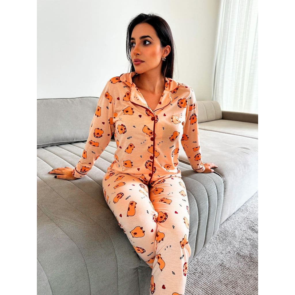 Pijama Estampa Capivara Feminino Americano Calça e Blusa de Frio Com Botões que Abrem Inverno Malha