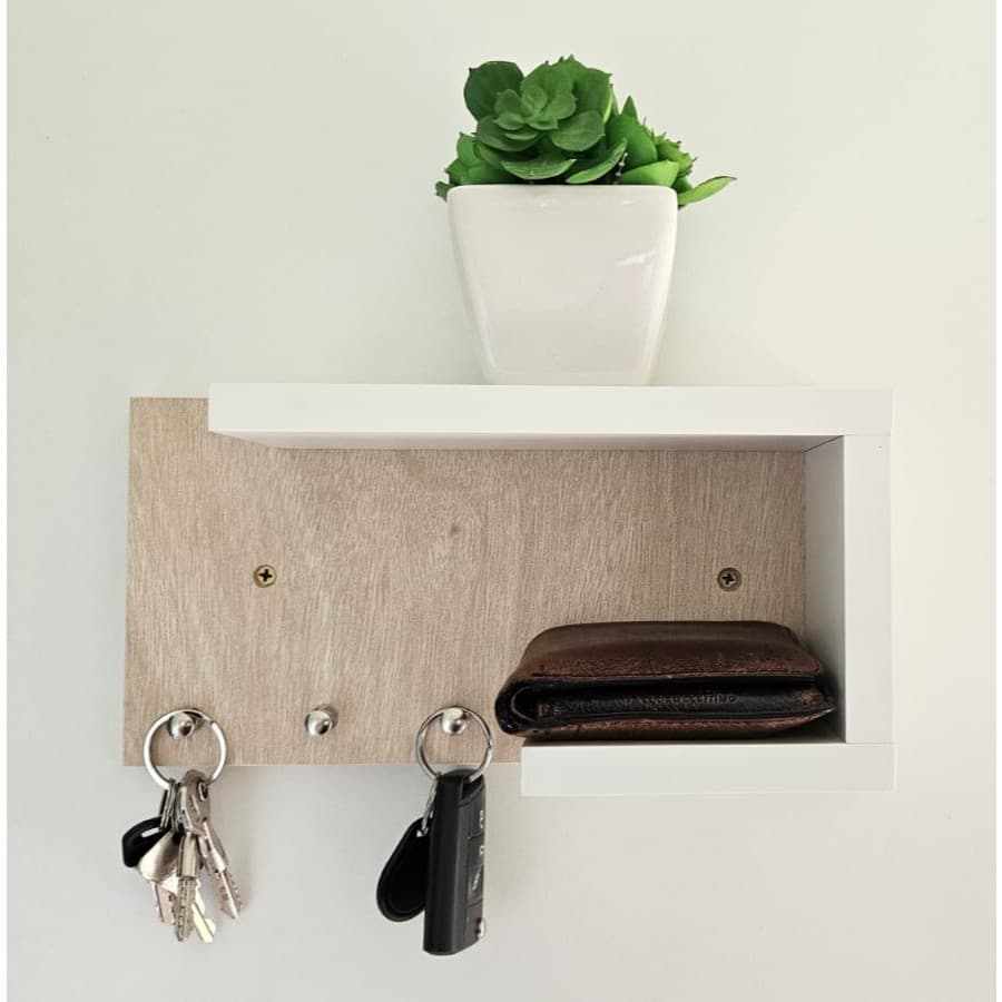 Porta chave e acessório com prateleira e pino em metal