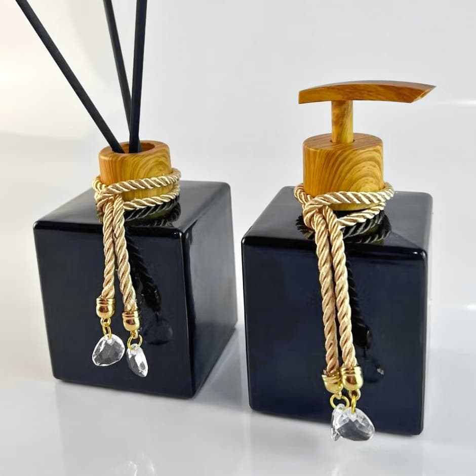 Kit Lavabo Banheiro Preto Aromatizador de Ambiente e Sabonete Líquido Luxo