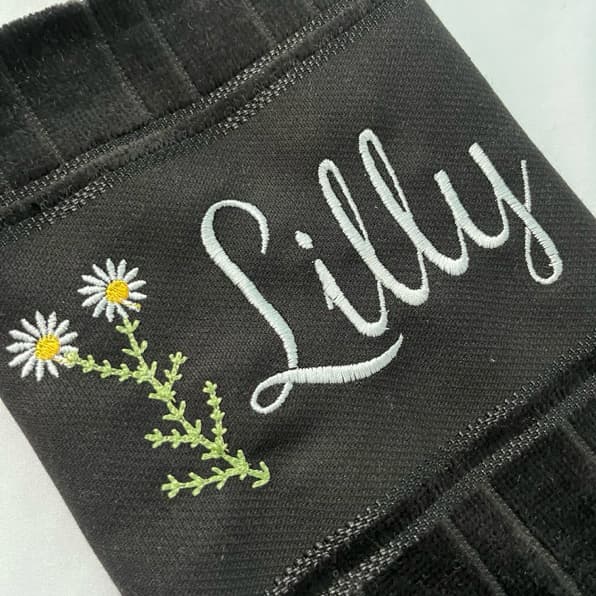 Toalha Personalizada Ramo e flor Margarida com Nome Bordada