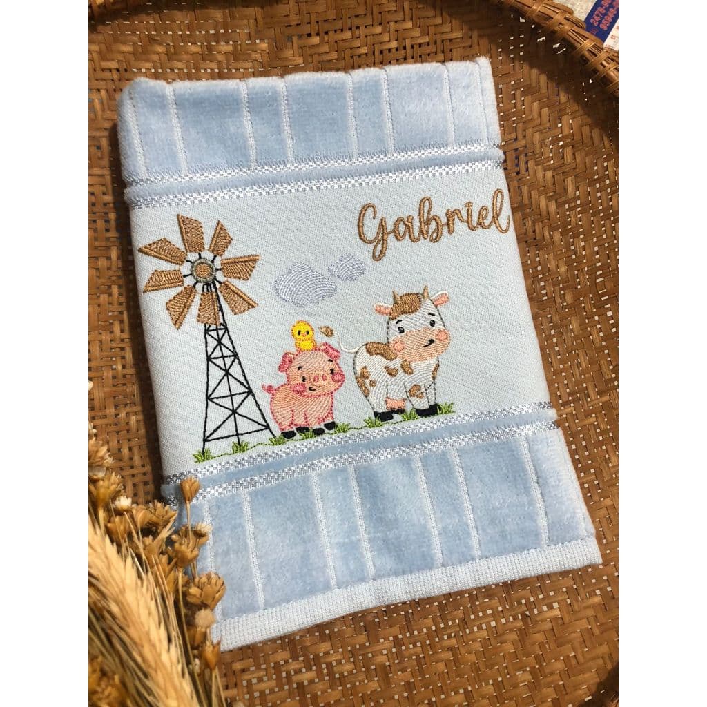 Toalha de mão bordada para lancheira escolar menino menina Fazendinha nome personalizado enxoval