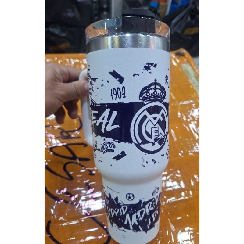 Copo térmico personalizado time " real madrid" 1.200ml