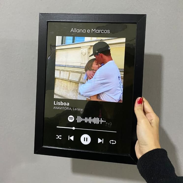 Quadro Personalizado Interativo Spotify - Moldura e Acetato A4 - casal / dia dos namorados