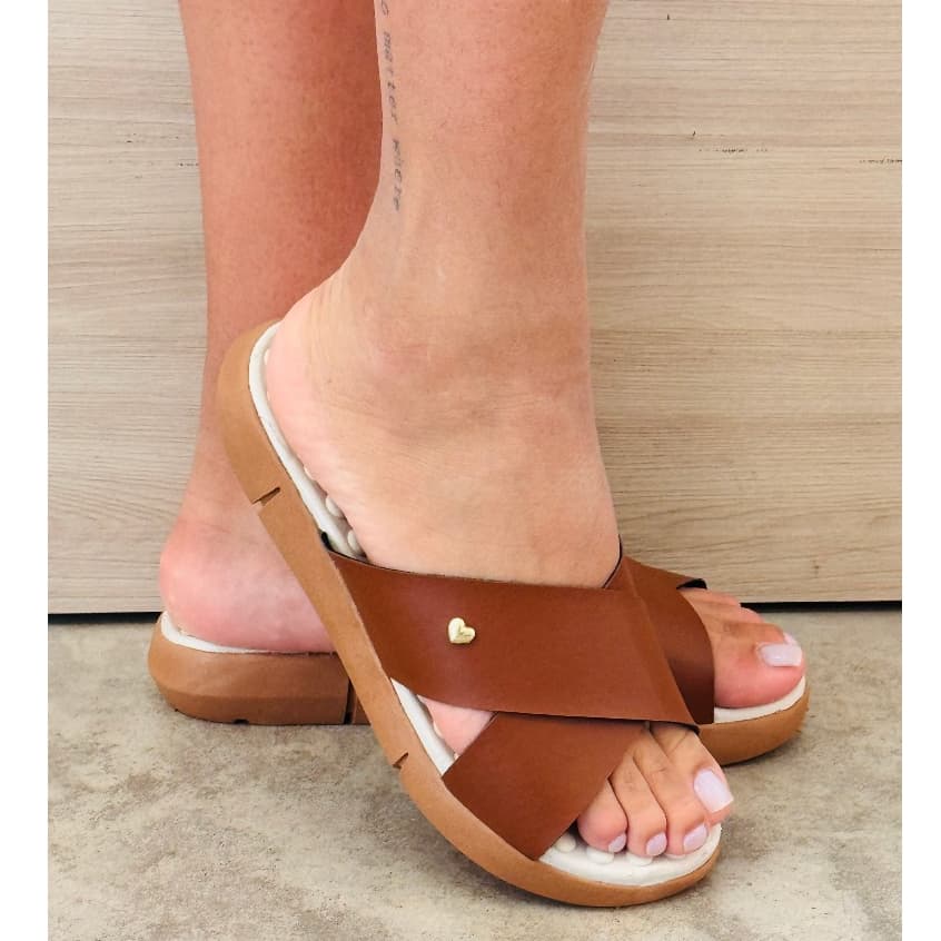 Tamanco Tiras Cruzadas Chinelo Feminino Ortopédico Sola Massageadora Leve Flexível Saúde Estilo
