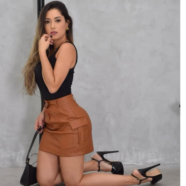 saia de couro cargo feminina saia courino couro fake festa