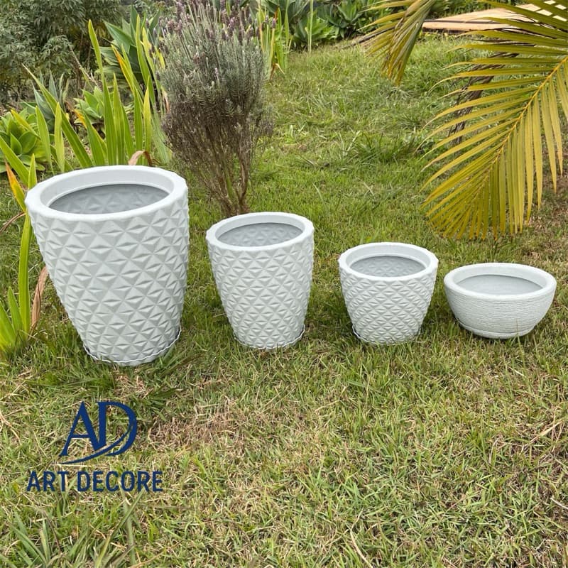 Kit 4 Vasos Decorativos Planta Flor Polietileno Redondo Diamante N1, N2, N3 + Bacia N1 com Prato