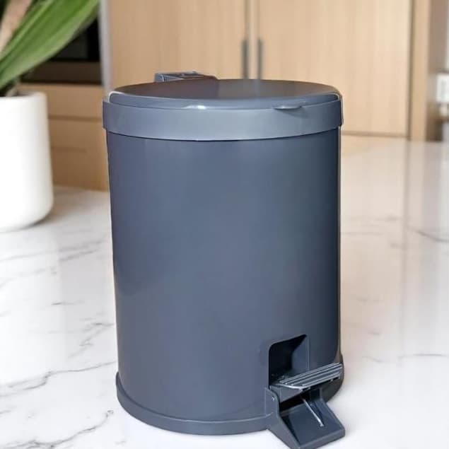 Lixeira com Pedal 5 Litros 12 Litros Plástico Cinza Cesto de Lixo para Banheiro Cozinha Escritório