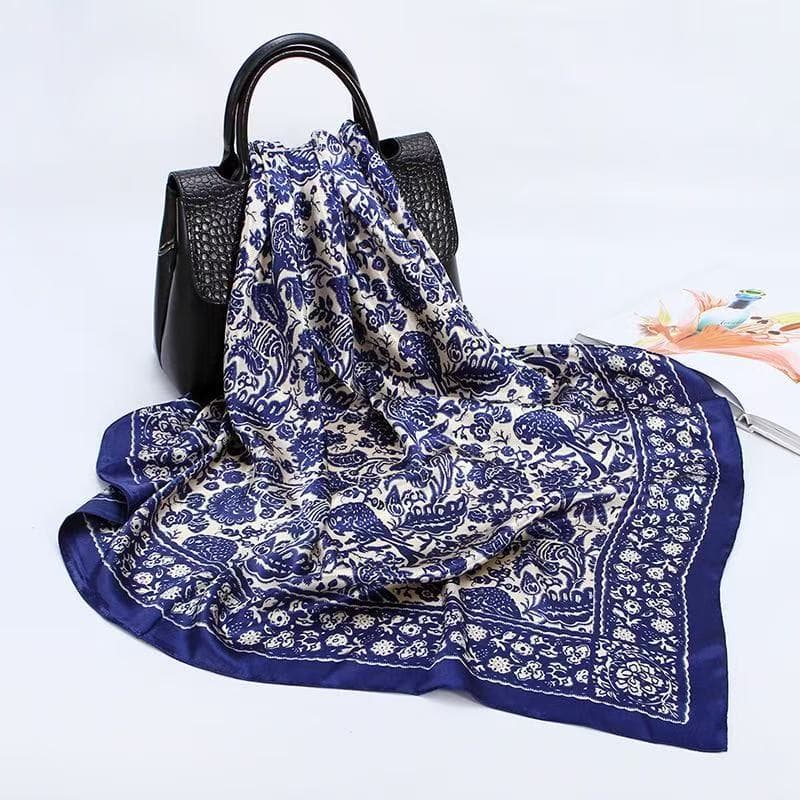 Lenço Quadrado Estilo Cetim Seda 90cm X 90cm– Floral Retrô com Pássaros e Folhagens Azul Marinho