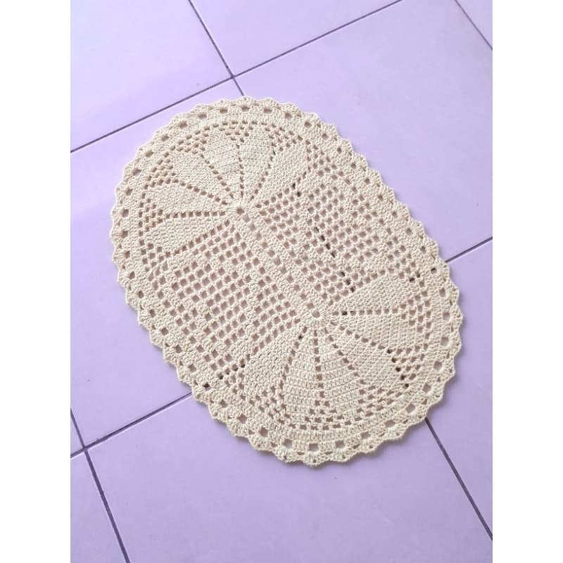 tapete de crochê com corações oval