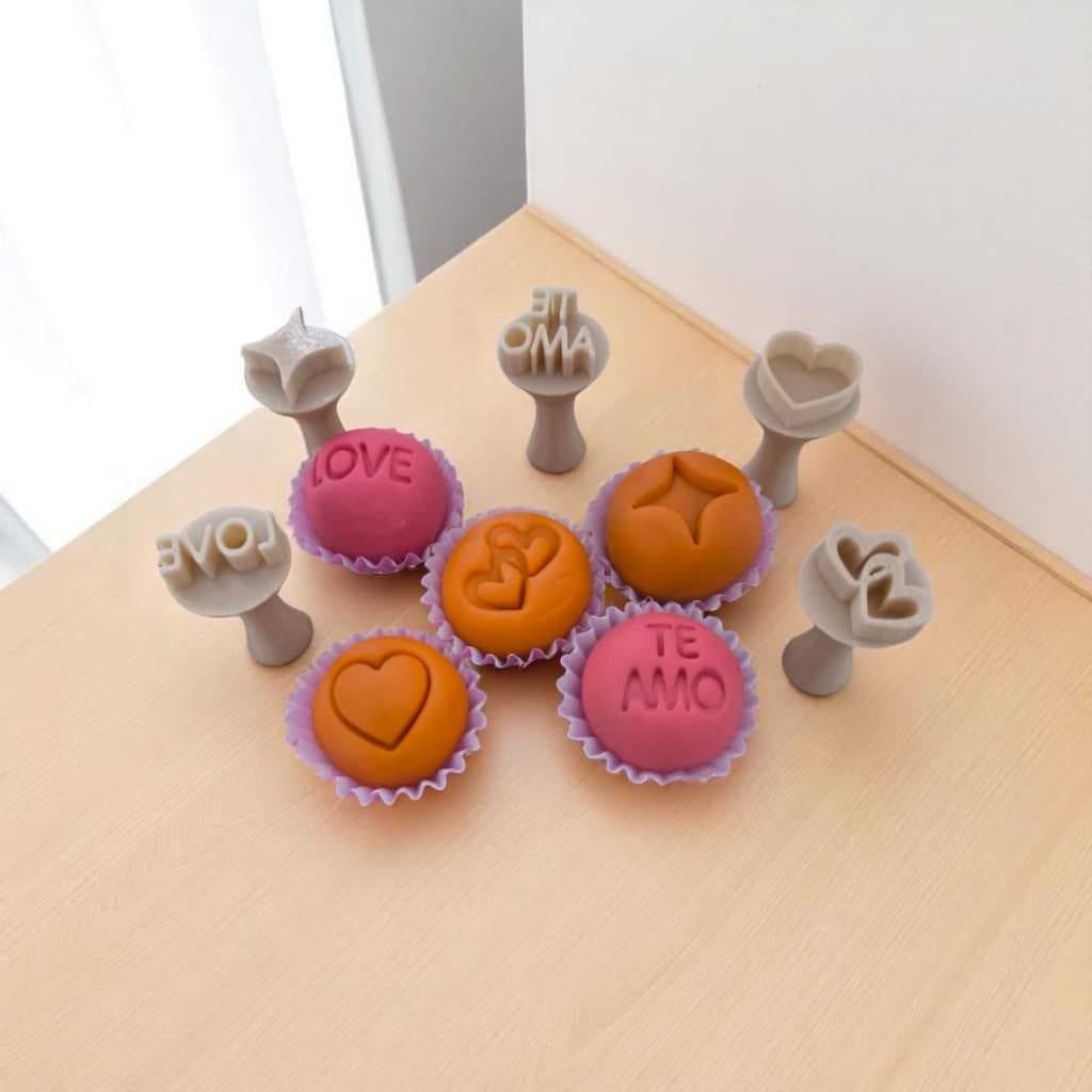 Amor Namorados KIT 4 PEÇAS | 💖 Carimbos para Brigadeiro e Doces |  Amor e Doçura | Romântico 3x2cm