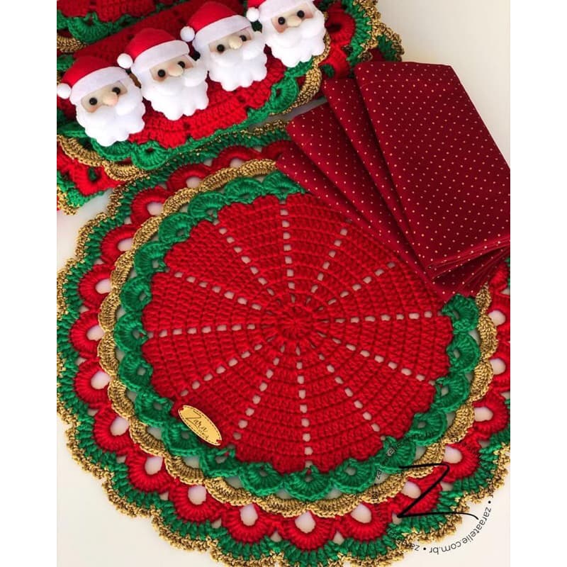 sousplat ou lugar americano em crochê produzindo a mão para mesa posta tema natalino para compor seu natal valor unidade