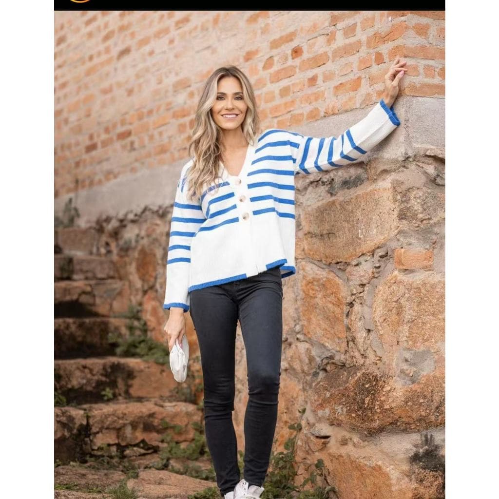 Cardigã de malha com padrão listrado e gola em V - o favorito dos fashionistas brasileiros! C869