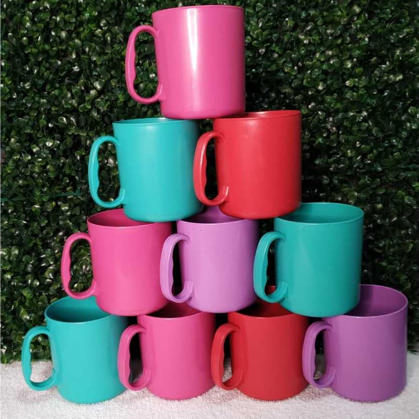 KIT 10 CANECAS PLÁSTICA COLORIDA REFORÇADA 450ML PARA SUCO/MERENDA ESCOLAR