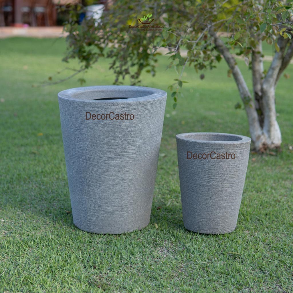 Kit 2 Vasos para Plantas Coluna Redonda Cone Jateada P/M em Polietileno Decorativo Jardim Moderno