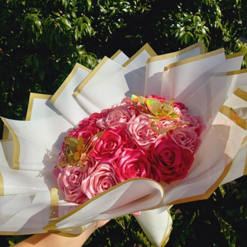 Buquê 20 Rosas Eternas | Buquê de cetim | ESCOLHA A COR