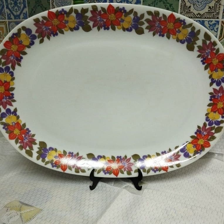 Travessa de porcelana Medaillon Renner Floral grande usada.
