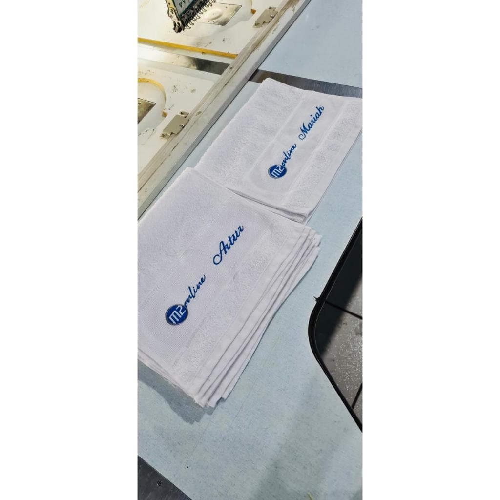 Kit Toalha Bordada Personalizada - Nome + Logo