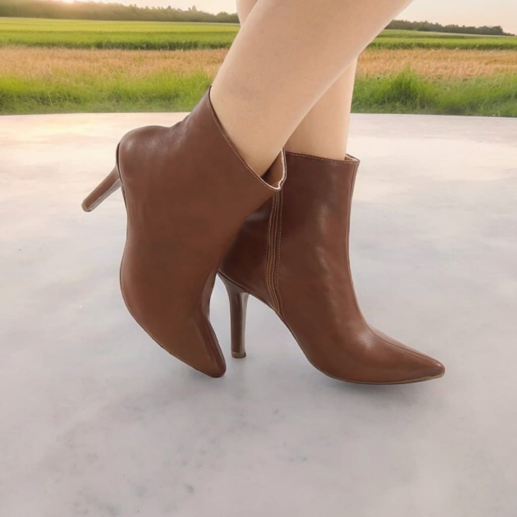 Bota Feminina Caramelo Cano Curto Bico Fino Salto Alto 9,0cm Macia Exclusivo Casual Chic Elegante
