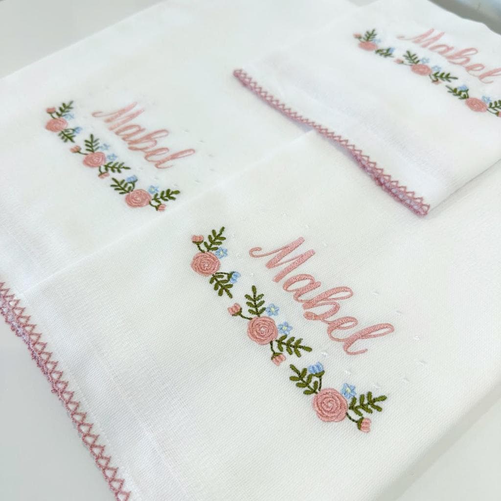 Kit de fraldas menina com nome - Ramo e Flores - Ombro, boca, passeio fraldão personalizadas KIT