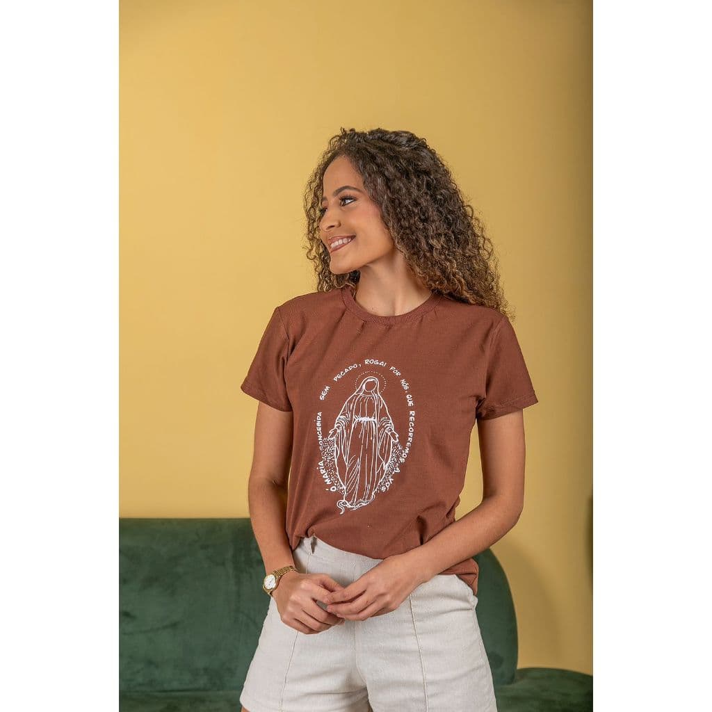Camiseta Feminina com Estampa Catolica, Santa Maria – Algodão Conforto Total