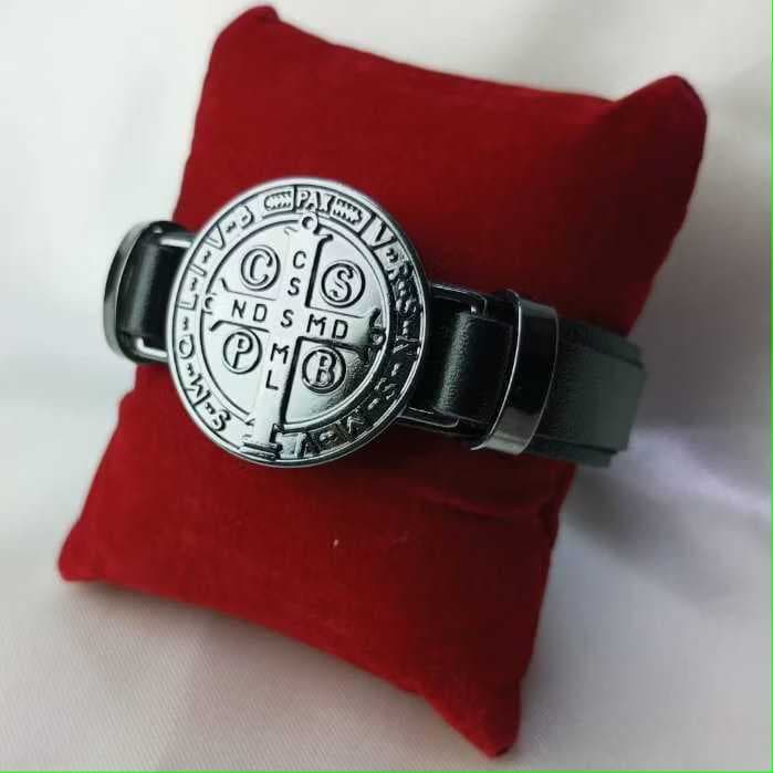 Pulseira Masculina Modelos Medalha de São Bento e Jesus – Proteção e Estilo