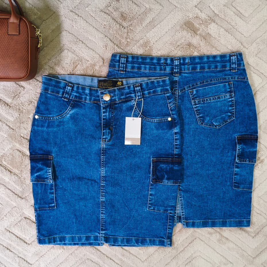 saias jeans evangélicas secretarias bolso cargo fechamento em 4 botões frente e com barra em pregas