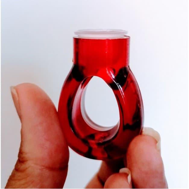 Anel Acrílico Porta Batoque Para Henna ou Micropigmentação Vermelho Com 2 Batoques