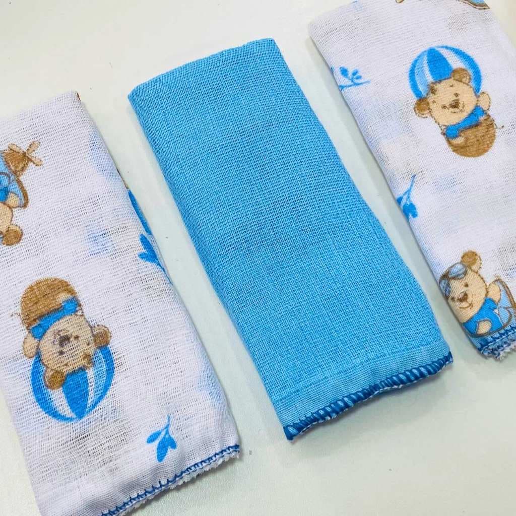 Kit 3 Fraldinhas de Boca Tecido Duplo Incomfral Estampas Diversas Com ou Sem Nome Bordado