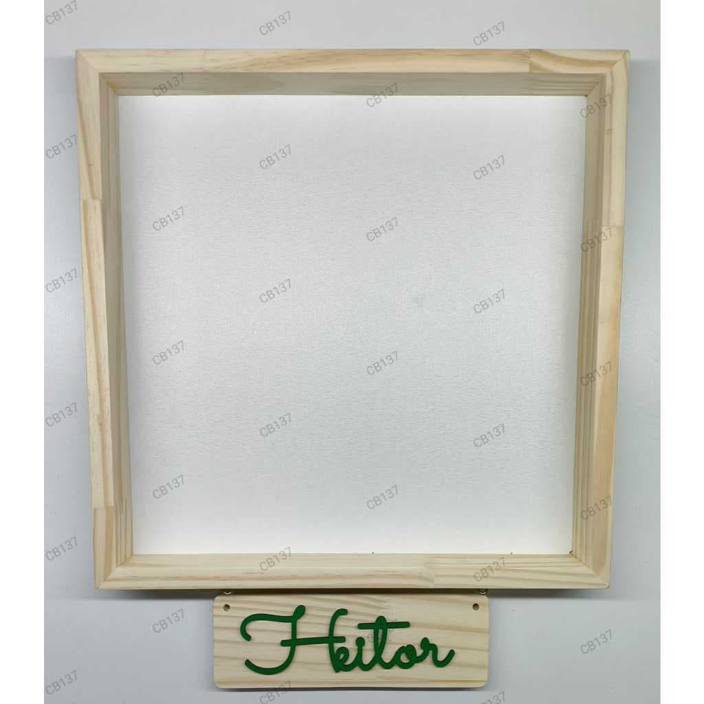 Moldura de pinus (30X30X4)  + placa com nome em MDF colorido (adesivado vinil)