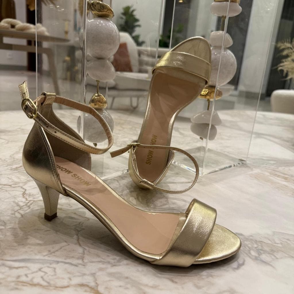 Gisele Sandália Salto Fino 6 cm Confortavel e Versatil