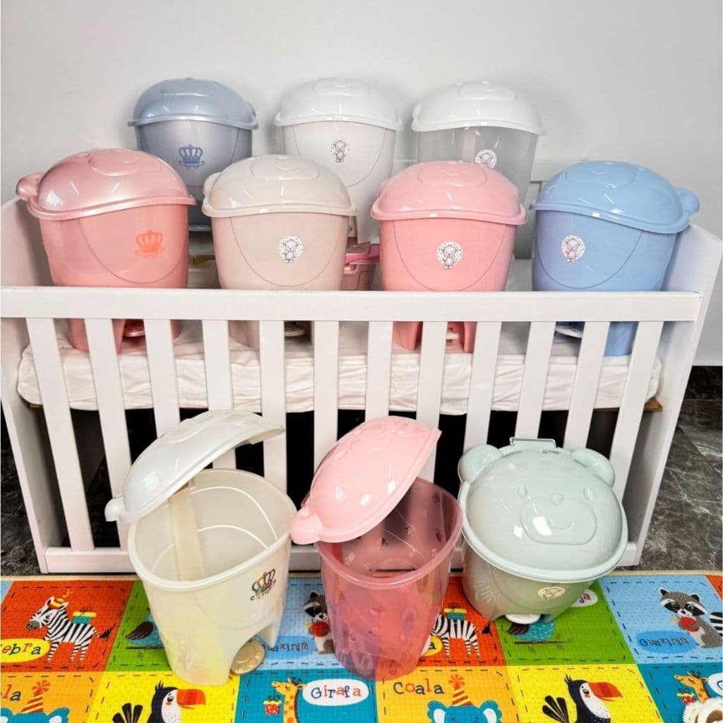 Lixeira Infantil 12L com Tampa e Pedal - Cores Diversas Baby Ideal para Fraldas e Quarto do Bebê