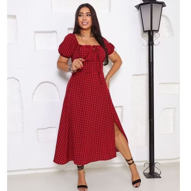 vestido midi feminino zadrez com manga curta, com forro, com fenda na frente e elastex nas costas